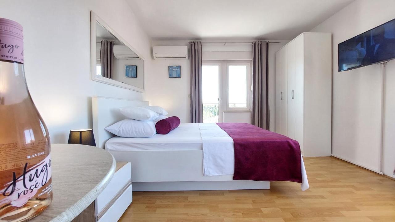 Sea Side Apartments Водице Екстериор снимка