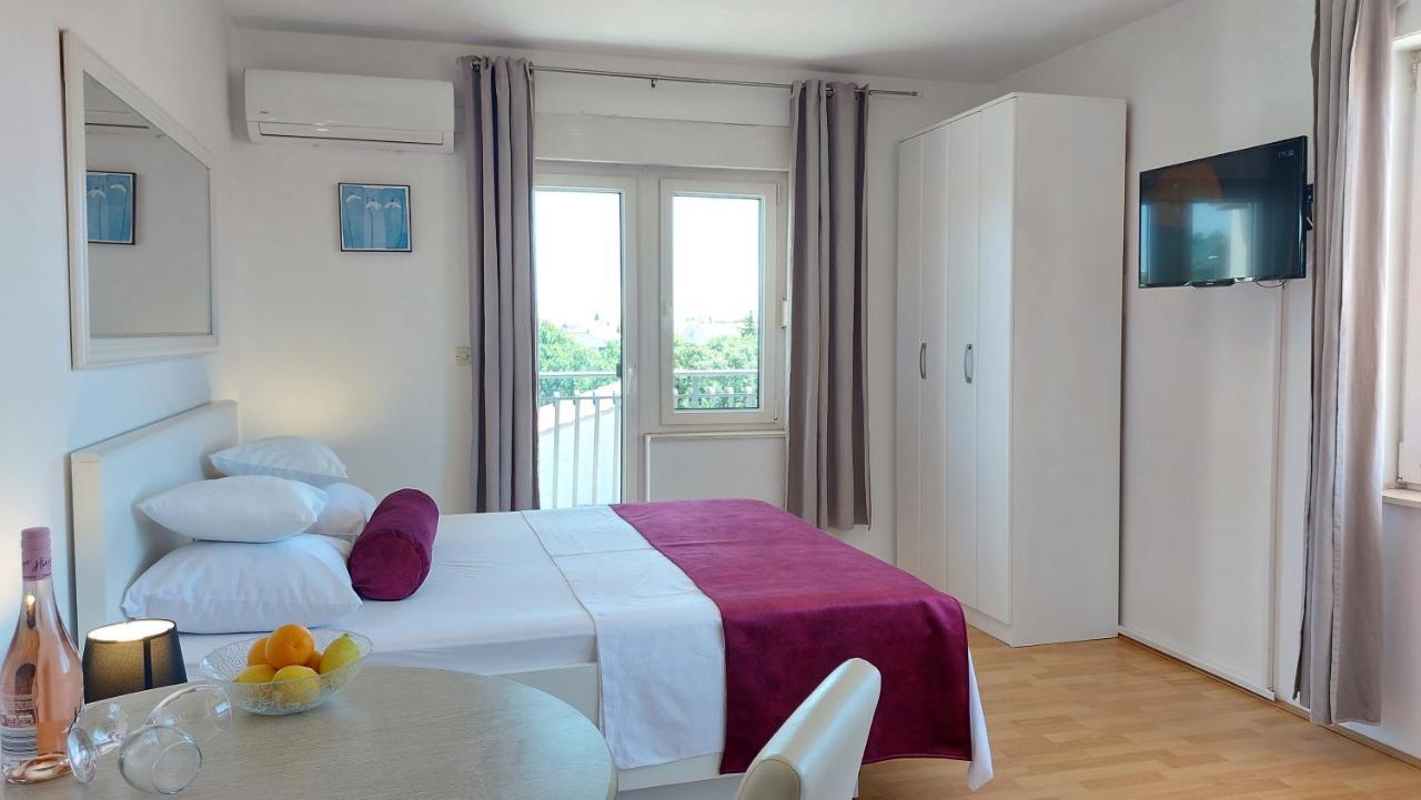 Sea Side Apartments Водице Екстериор снимка