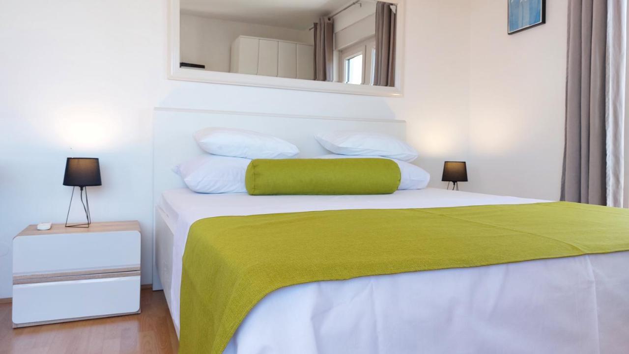Sea Side Apartments Водице Екстериор снимка