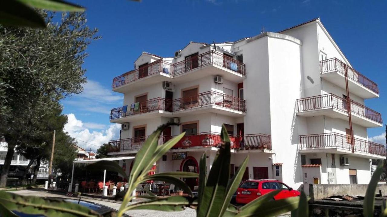Sea Side Apartments Водице Екстериор снимка