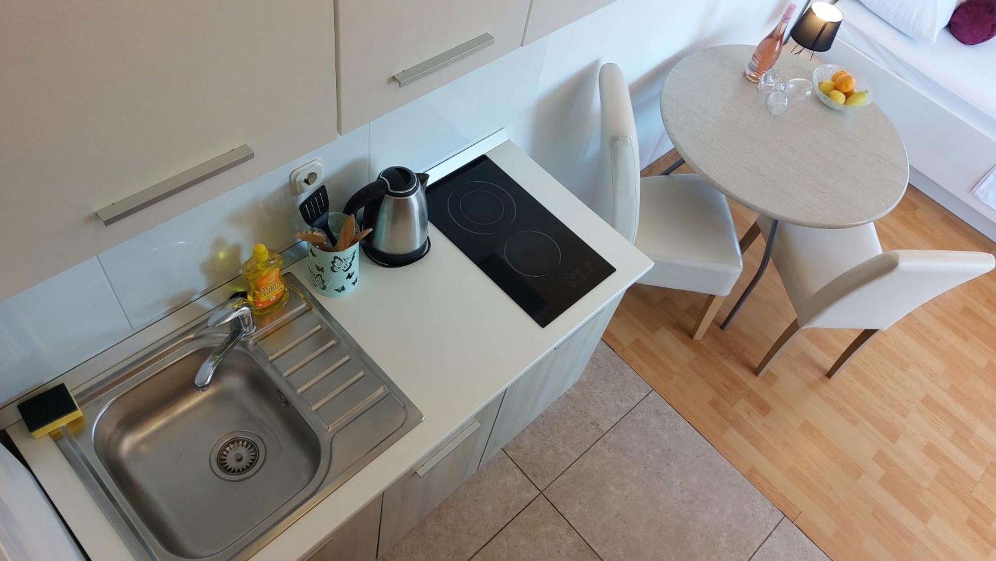Sea Side Apartments Водице Екстериор снимка