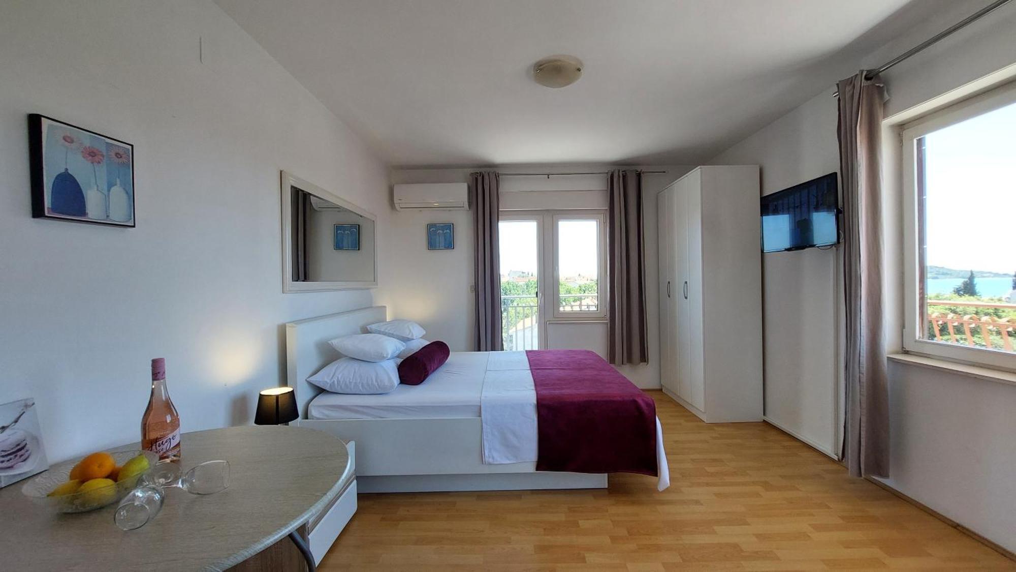 Sea Side Apartments Водице Екстериор снимка