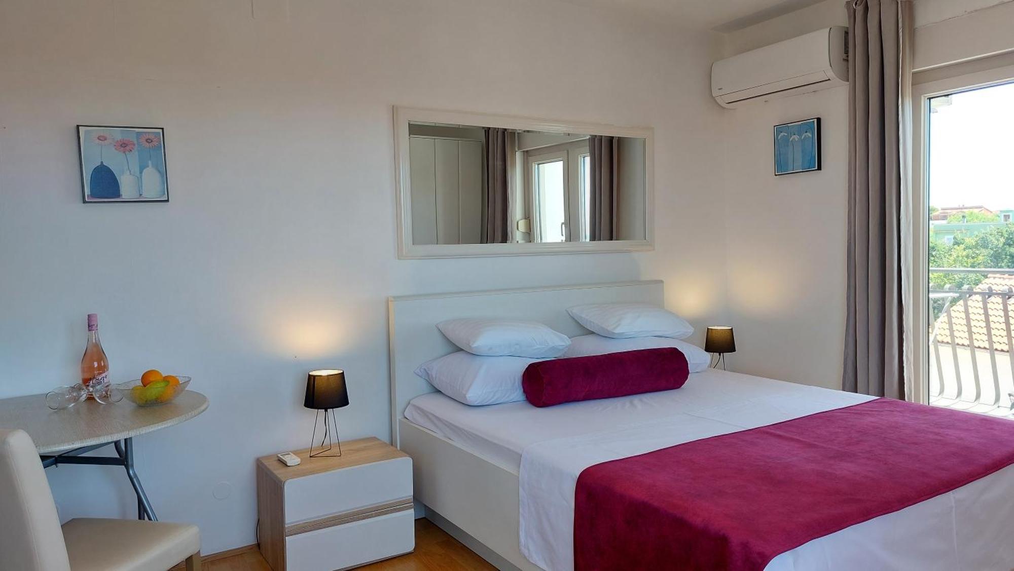 Sea Side Apartments Водице Екстериор снимка