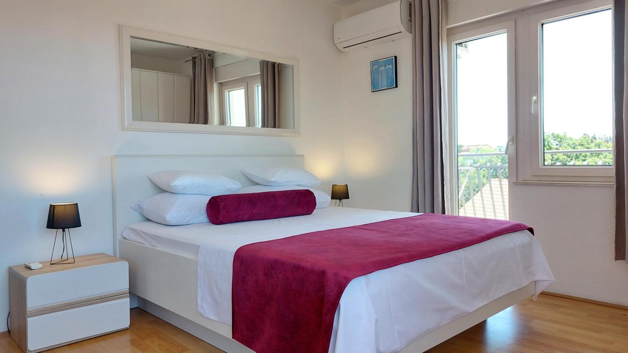 Sea Side Apartments Водице Екстериор снимка