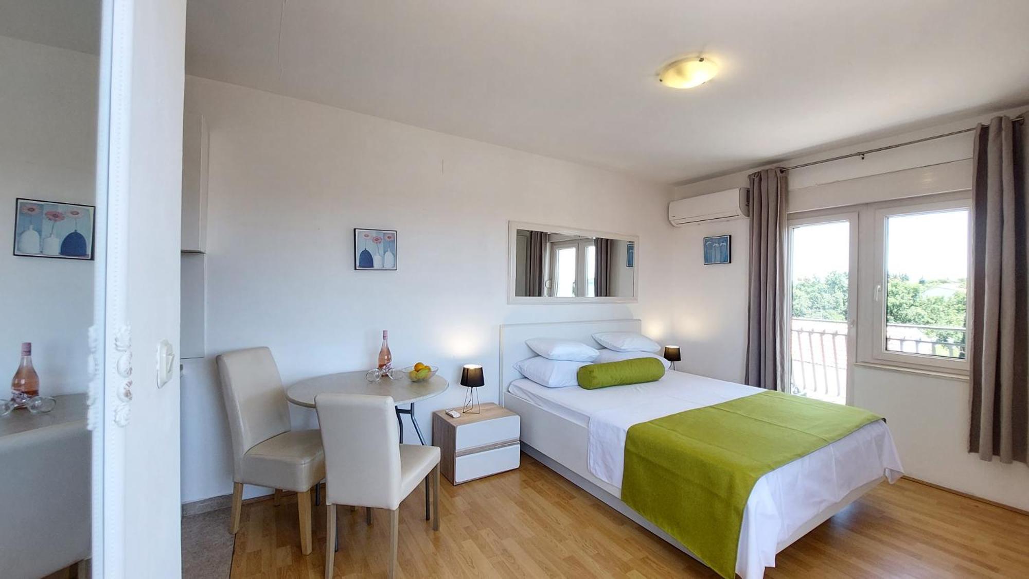 Sea Side Apartments Водице Екстериор снимка